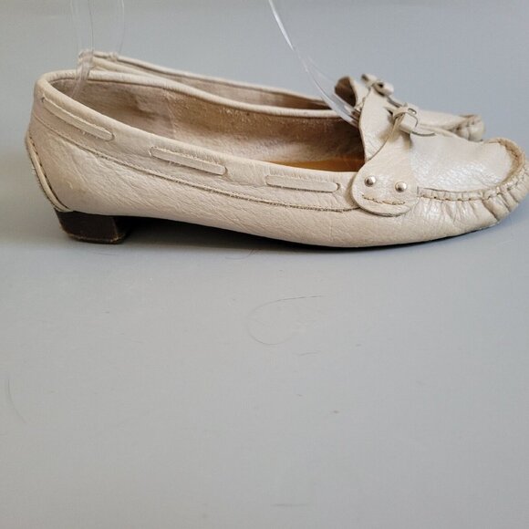 Talbots Beige Leather Moccasin Loafer Flat Ribbon Bow and Trim Wm Size 7.5 B - Picture 3 of 7